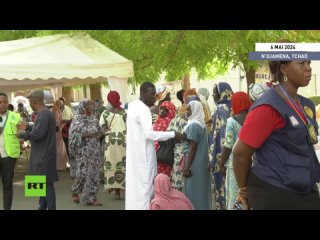 Des Tchadiens votent aux lections prsidentielles  N'Djamena