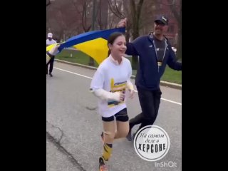 12-летняя Яна пробежала 5 км  на протезах, чтобы собрать средства для украинского военного