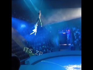 A shocking incident at the circus in Zaporozhye. During the performance, the acrobats fell off the bar and into the arena. It is