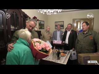 Александр Сидякин поздравил с днём Победы ветерана Донецка