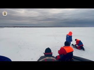 Вот так специалисты Агентства ГПС и ГЗ Архангельской области проводят ледовзрывные работы, помогая реке освободиться