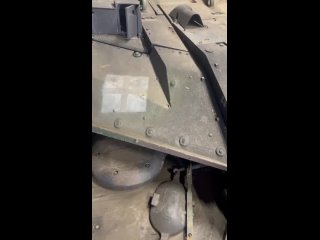 🚜Опубликованы кадры детального осмотра и ремонта немецкого танка Leopard 2A5, брошенного украинскими боевиками под Авдеевкой, за