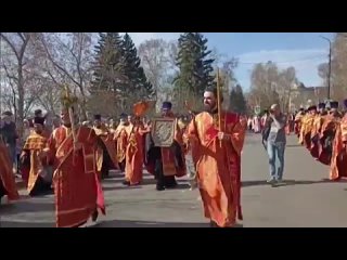 Накануне несколько тысяч иркутян приняли участие в общегородском пасхальном крестном ходе