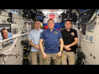 Космонавты Роскосмоса поздравили оренбуржцев с Днем Победы