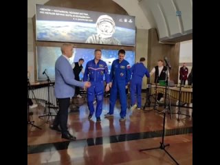 Космический состав в метро Екатеринбурга открыли именитые космонавты