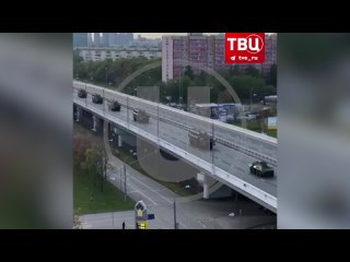 Военная техника после парада проезжает по Волгоградскому проспекту | События ТВЦ
