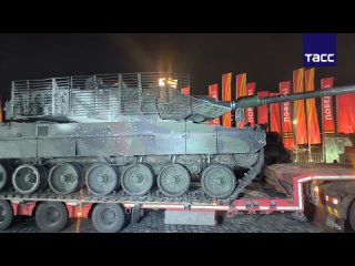 В Москву привезли трофейные танки Leopard 2A6 и T-72