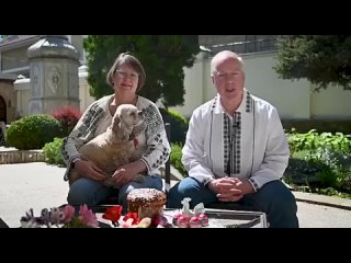 Посол США в Молдове Лонгдстон вместе с женой и собакой поздравил жителей Молдовы с пасхальными праздниками
