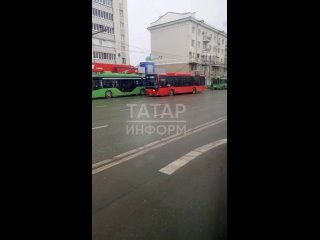 Из-за повреждения контактной сети в центре Казани встали троллейбусы