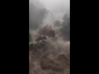 Потопы добрались до Китая: Сильнейшие за 50 лет дожди на юге Китая повлекли за собой наводнения