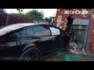 Автомобили Tesla в режиме автопилота попали в 2015–2022 годах в 467 аварий: 54 человека пострадали, 14 погибли, следует из отчет