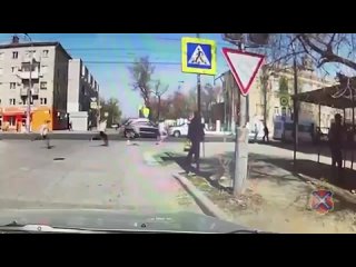 Момент наезда на школьников в Волгограде попал на видео с регистратора