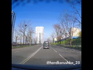 Чуть не сбил пешехода