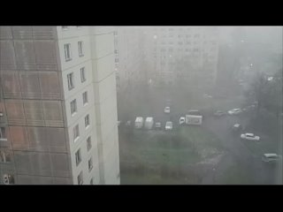 Снежная гроза в Санкт-Петербурге в эти минуты.