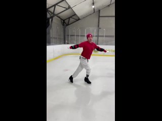Костомаров упал во втремя тренировки на льду