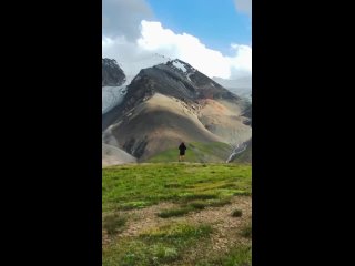 Вижте най-красивото панорамно място на ледниците и долината на река Бурхан