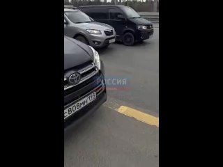 1_Неадекват на машине напал на краснодарскую семью под Москвой.mp4
