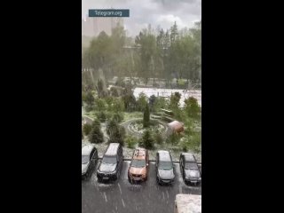 Шел восьмой день мая: вместе со снегопадом на Москву обрушился град. Ледяной камнемет прошелся по северо-востоку столицы. Ко вс