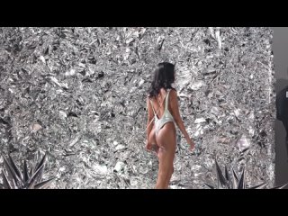 Полное шоу Capristan Swim в замедленной съемке - Art Basel Miami