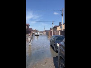 До поселка Весенний дошел паводок