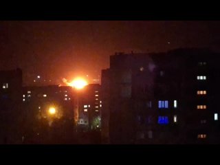 Взрывы прогремели в Луганске. Предположительно, пожар на нефтебазе после ракетного удара