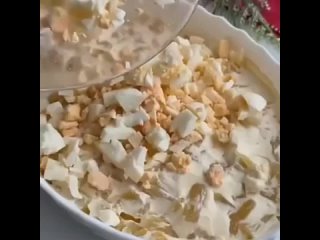 Сытный, вкусный, питательный салат с ананасом