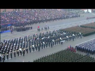 В Москве началось шествие Парада Победы