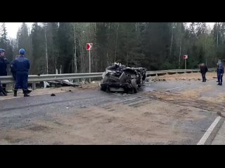 Опубликовано видео с места страшной аварии в Тверской областиНа трассе Торжок - Осташков произошла серьезная авария.