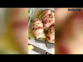 Фаршированная курица в беконе