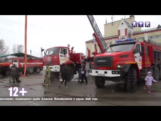 Показ спецтехники на площади ЛКДЦ