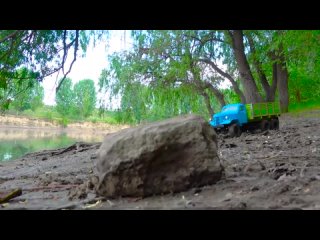 RC Car driver broke the traffic rules and Stuck in the Mud Playing road signs for kids