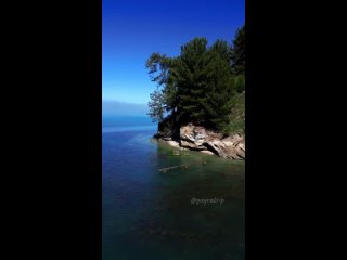 Адвективный туман у берегов Мысры, Абхазия  Очень красиво😍😍😍  Адвективные туманы — образуются вследствие охлаждения... (видео)