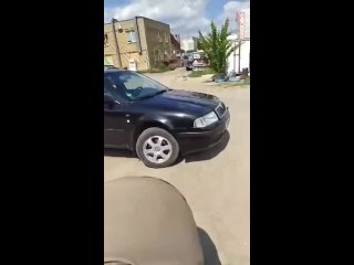 ️А на кольце у квартала Мирный в в Луганске пока так, возмущаются жители на автохамов