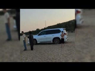 ЧЕЧЕНЦЫ И РУССКИЕ🤬ВОТ ЧТО ТВОРИТСЯ💥РАЗБОРКИ НА ПЛЯЖЕ 😱
