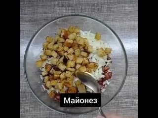 Готовим простой, но вкусный шпротный салат