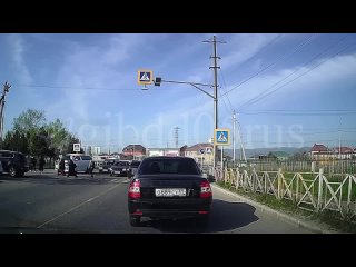 В телеграм-бот Госавтоинспекции МВД по Республике Дагестан прислано видео с грубым нарушением ПДД водителем автомобиля Lada Pri