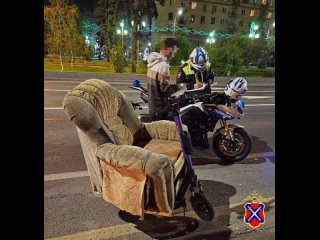 Жителя Волгограда оштрафовали за поездку на электросамокате: мужчина протюнинговал транспортное средство, прикрепив кресло