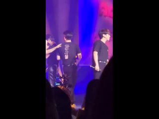 FANCAM | 260424 | Wow @ Концерт Zepp Tour ~ Our Spring ~ в Осаке (Facetime)