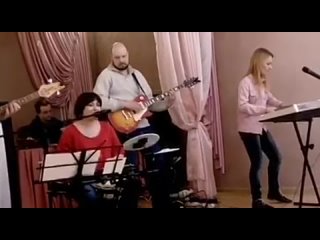 Сделай паузу. Екатерина Медведева и группа ЧереZкрай. Автор песни Екатерина Медведева.