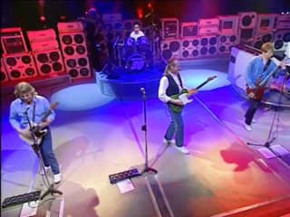Status Quo - Roll Over Beethoven (2000)(Live Performance At The Shepherd's Bush Empire)