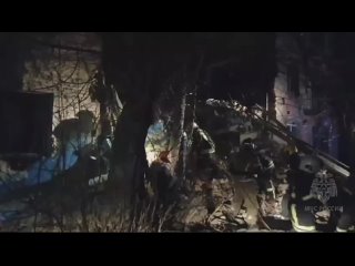 В Омске обрушился аварийный дом на улице Молодогвардейская, 39По данным МЧС России по Омской области, обрушился лестничный п