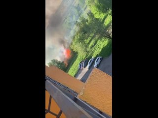 Раньше при любом возгорании, все бежали тушить, а теперь только на телефон снимают😡 - Аида Бабанова