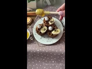 Яблочно - банановые вафли