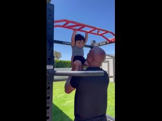 Андерсон Сильва тренирует внука