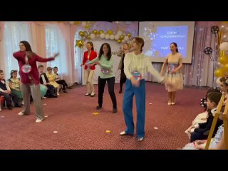 Танец мамочек на выпускном в д/саду🎈