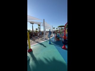 Фонтанный комплекс на пляжном комплексе Ривьера🌴 ⠀ С 10:00 до 17:00 фонтанный комплекс открыт для всех желающих. ... (видео)