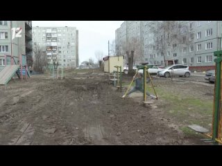 Горы грязи и руины: десятки дворов по всему Омску превратились в археологические раскопки