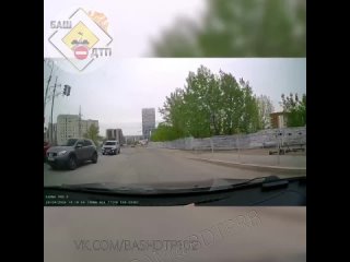 Автор: Опасный перекрёсток улиц Российская - Шайхзады Бабича.