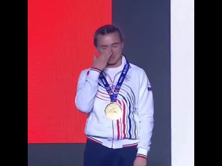 На чемпионате Европы оборвался гимн России