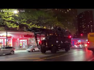 ️Policías con equipo antidisturbios ingresan a la Universidad de Columbia para disolver una protesta propalestina